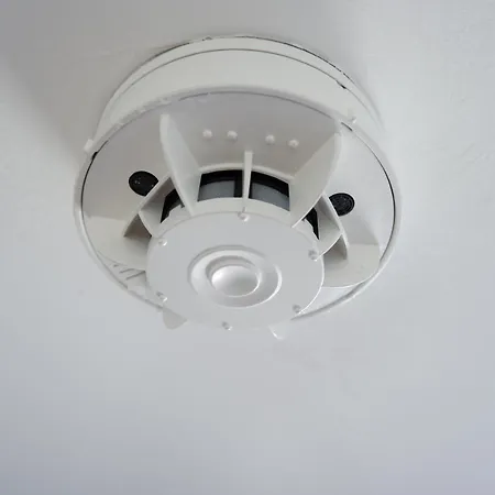 - B - Wohnraum Auf Zeit Apartment *