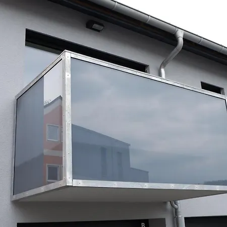 - B - Wohnraum Auf Zeit Apartment