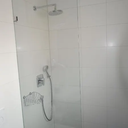 Apartment - B - Wohnraum Auf Zeit *